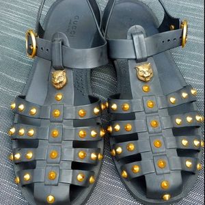 Gucci Men’s Rubber Buckle Strap Sandal gladiators